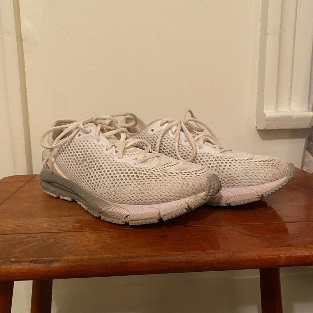 Under Armour Hovr Bluetooth Sneakers Size 9.5